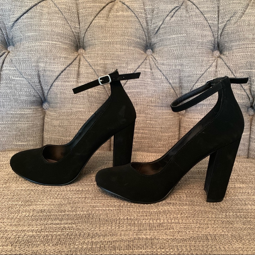 Black suede Madden Girl by Steve Madden heels NWOT